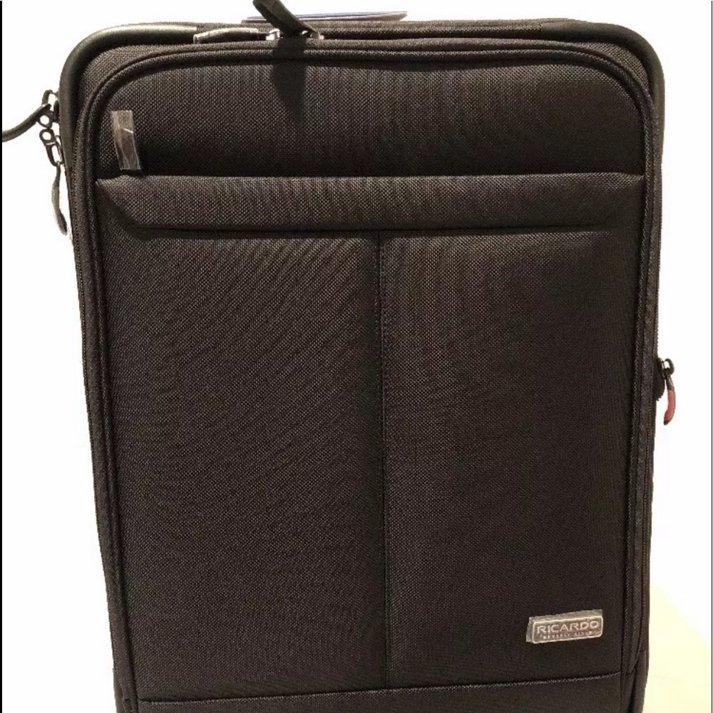 Ricardo Beverly Hills 22” Rolling luggage